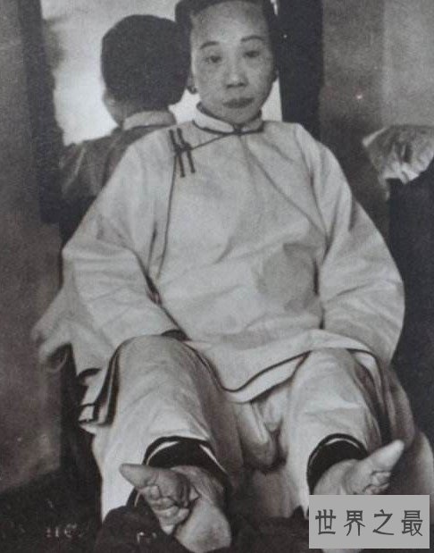 中国封建社会的残忍摧残,妇女极其痛苦