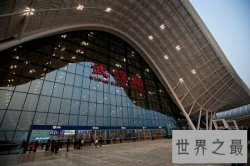 我国的南京南站不愧为亚洲最大火车站