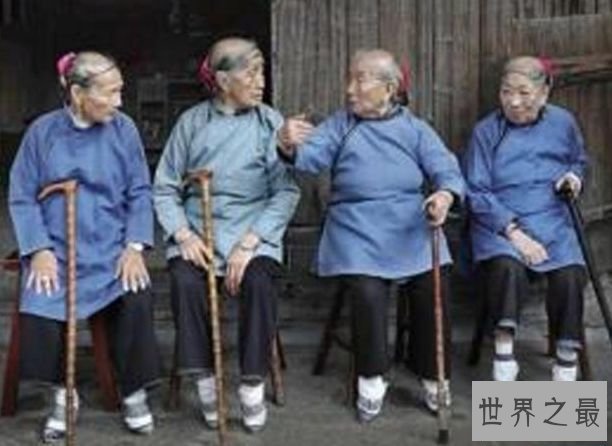 中国史上第一个裹小脚的女人,揭露近千年的畸形美