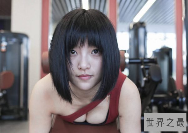 19岁女孩拥有中国最美臀部!身材太夸张,不敢穿紧身衣!