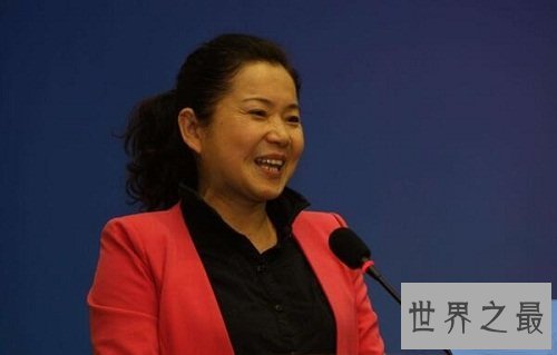 香港十大富豪排行最新版,李嘉诚依旧稳住榜首之位!