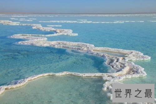 中国最大的盐湖，湖面形成十几米坚硬的盐层！