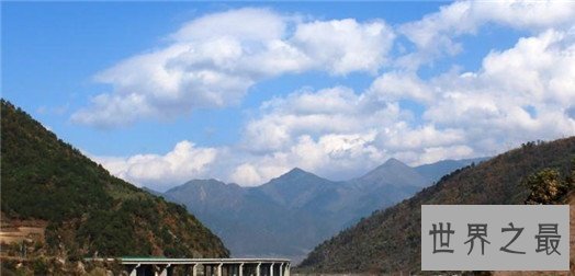 云端上的高速公路,美如仙境的雅西高速(高度差达到2800米)