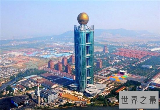 中国最富有的村 家家户户住别墅都有小轿车