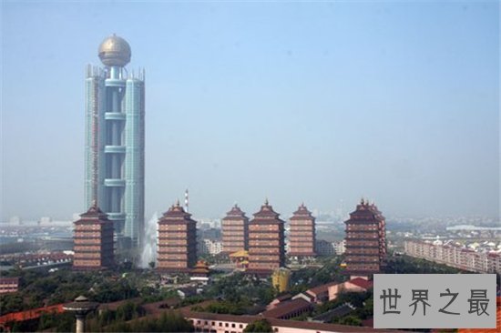 中国最富有的村 家家户户住别墅都有小轿车