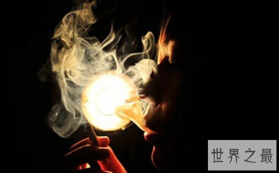 熬夜喝什么好,水是人类最宝贵的东西，可以喝些蜂蜜水