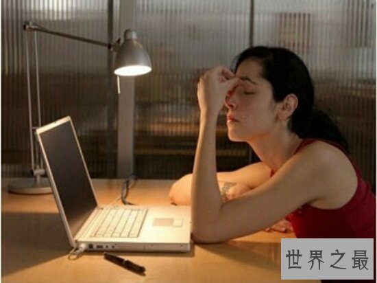 熬夜的危害，经常熬夜的人就是在慢性自杀，千万不熬熬夜