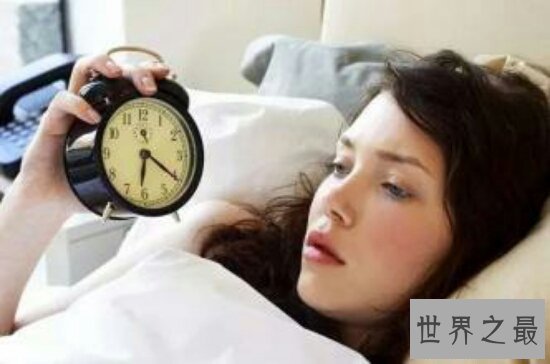 经常熬夜吃什么好,水果要多吃，大鱼大肉要少吃（最好不要熬夜）