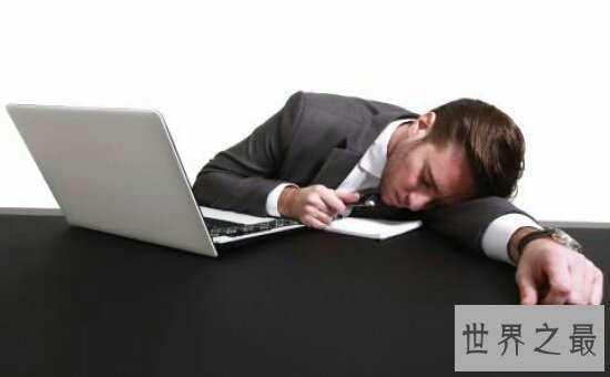 经常熬夜吃什么好,水果要多吃，大鱼大肉要少吃（最好不要熬夜）