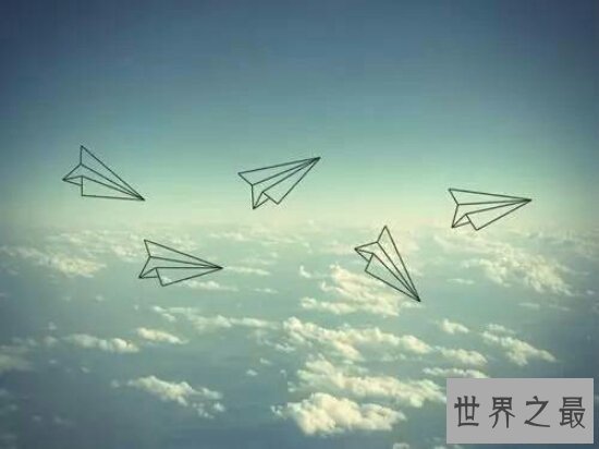 冲浪纸飞机,可以在空中冲浪的一款纸飞机（据说可以再空中呆一分钟）