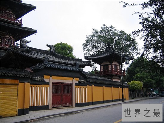 中国佛教四大寺庙分别在哪 每年香火最旺的地方推荐