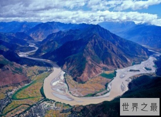 中国最长的河流——长江 以其丰富的资源养育着一代代的人们