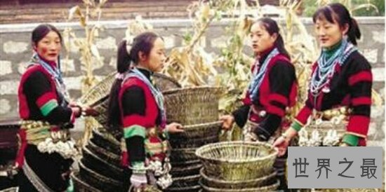中国人口最少的民族人数居然不超过三千？至今仍处于原始社会阶段
