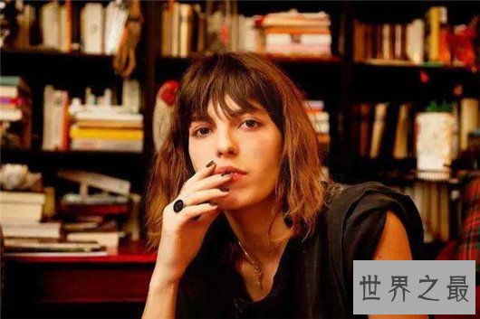 拥有这三个特征的女生注意了，有刘海的发型拯救你