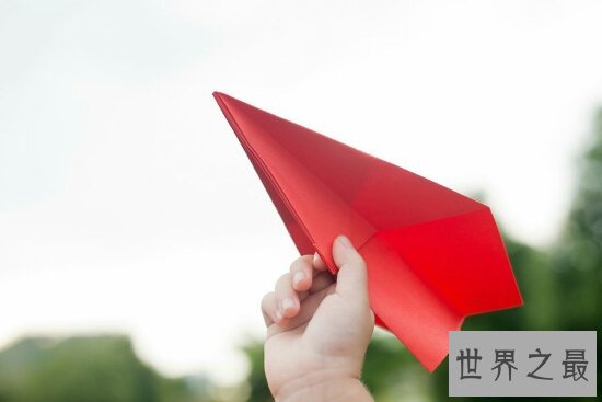 纸飞机怎么折？其实不是很难，纸飞机的折法大全这里应有尽有！