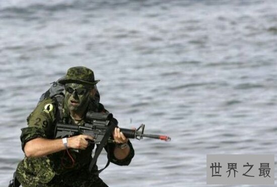 中国特种兵不仅有铁骨铮铮的男子汉，还有巾帼不让须眉的女英雄！