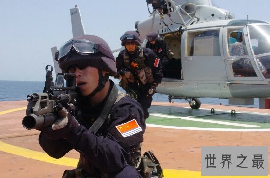 中国特种兵不仅有铁骨铮铮的男子汉，还有巾帼不让须眉的女英雄！