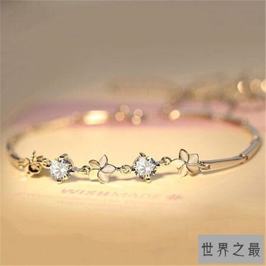 女孩子喜欢什么礼物 送给她这些一定可以讨得欢心