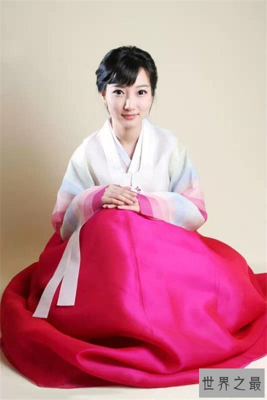 少数民族姑娘各有风趣 民族特色服装上身个个美若天仙