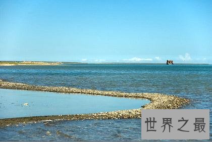 我国最大的咸水湖 水喝起来是甜的