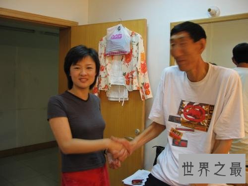 中国巨人鲍喜顺 比姚明都高的他生孩子却是个问题