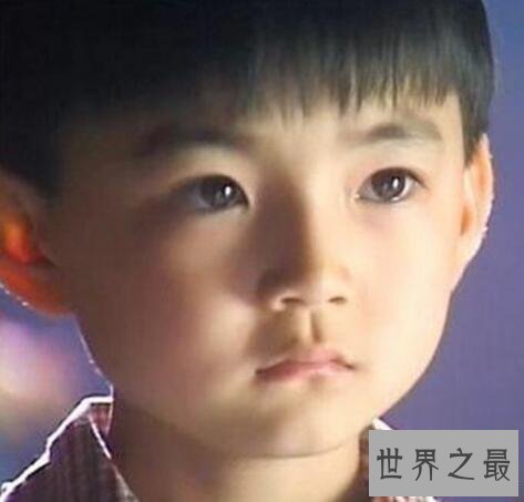 中国第一个入狱的童星，王欣逸(性格叛逆16岁就砍人)