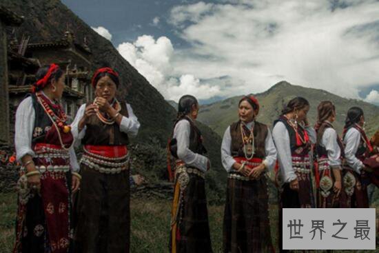 中国最神秘村寨，四川扎坝地区村寨(坚持走婚)