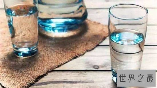 预防头发变白的十种方法,用这十种方法年轻十岁!