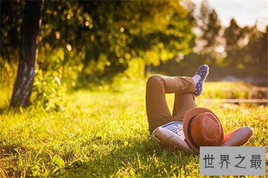 预防头发变白的十种方法,用这十种方法年轻十岁!