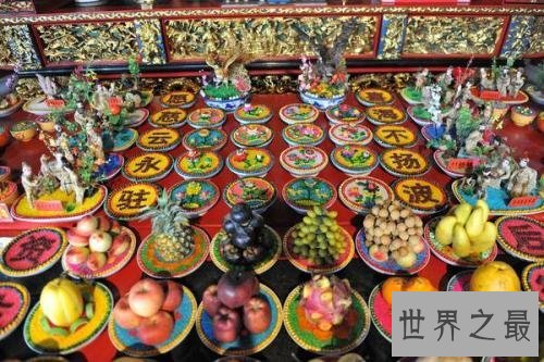 世界十大著名街头艺术作品,班克斯:间谍壁画排第一