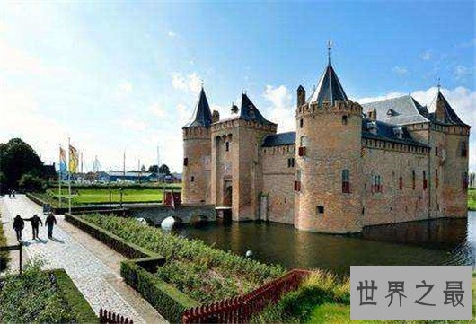 世界十大最让人惊叹的护城河，紫禁城排第几？