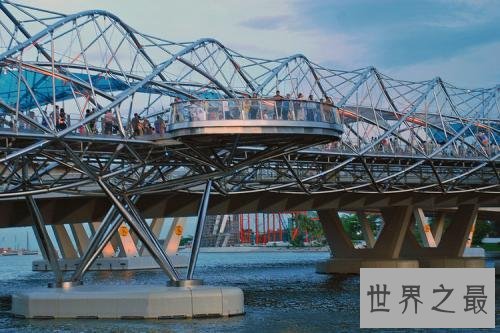 世界十大最美的桥梁，让人觉得美不胜收。