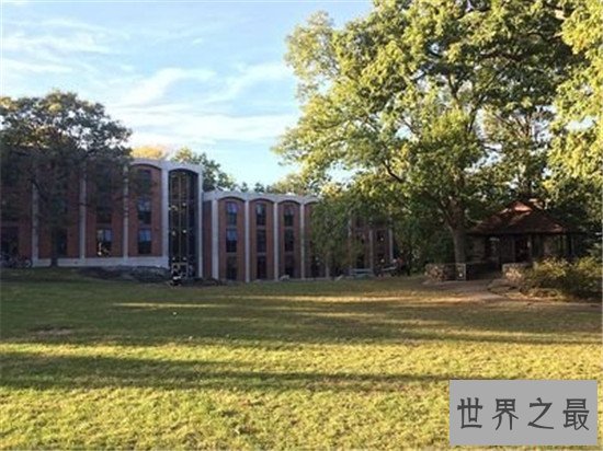 世界十大最贵学位排行,莎拉·劳伦斯学院每年光学费就40万美元