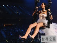 世界十大最美女歌手，凭着歌声红遍大江南北。