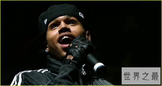 世界十大热门黑人歌手，他曾火透半边天。