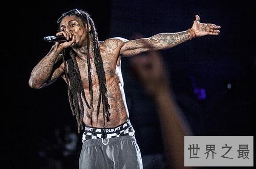 世界十大热门黑人歌手，他曾火透半边天。