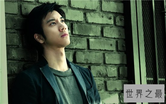 亚洲十大帅哥排行榜,小白侧脸帅的让人无法自拔!