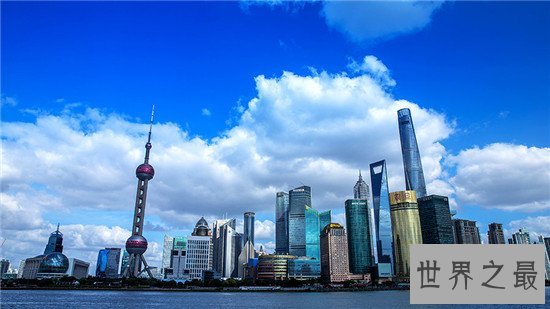 世界十大最著名的塔楼排行，559米的广州塔照亮了整个广州