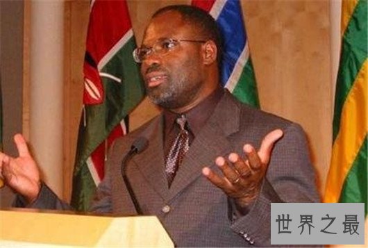 世界上最聪明的9个人，有一人却做了小小的保镖