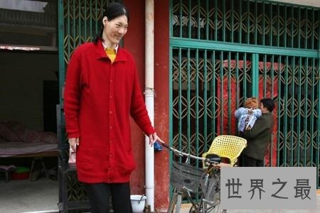 世界十大最高的女性排行榜,最高的女人只活了十七年