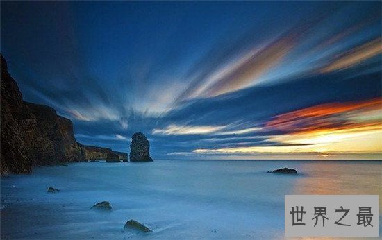 全球十大最奇特的旅游景点，竟然有会发光的海滩！