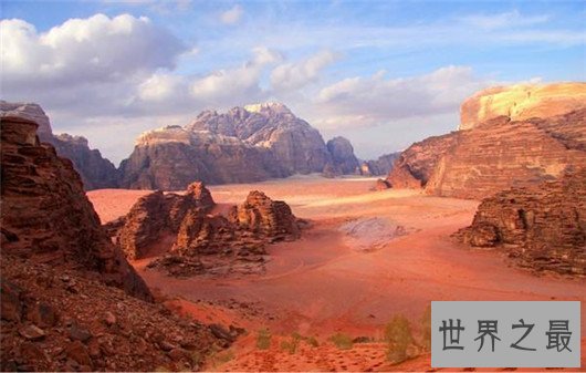 世界十大神奇的地理奇观排行榜，魔井带你忘记烦恼