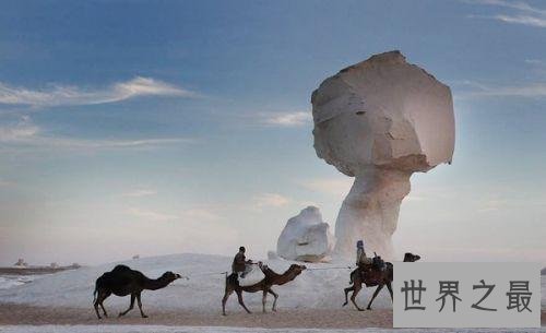 全球最古怪的14个地方,完全不符合常理的奇美景色