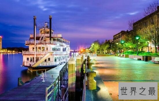 世界上十大最美小镇,绝对不能错过的人间绝色美景。