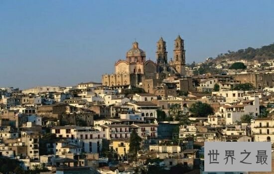 世界上十大最美小镇,绝对不能错过的人间绝色美景。