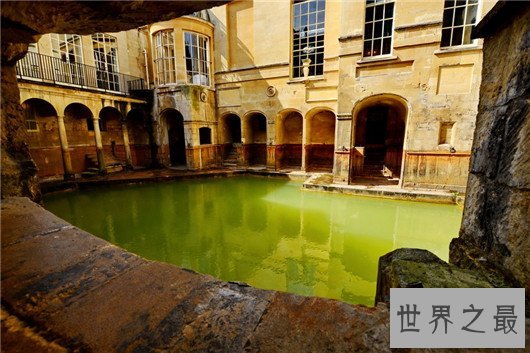 世界十大特色温泉排行榜,火山旁的地狱温泉你敢泡吗