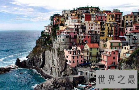 全球最美的十大小镇，恐怖得建在了悬崖上！
