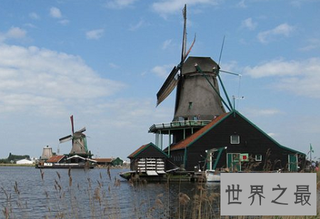 全球最美的十大小镇，恐怖得建在了悬崖上！