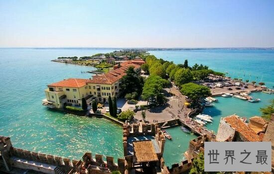 全球十大最美湖泊排行榜，美丽的贝加尔湖排名第一。