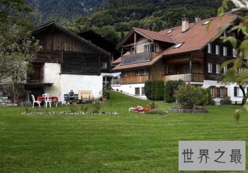 世界十大最具魅力岛屿，巴厘岛错落有致的稻田很美。